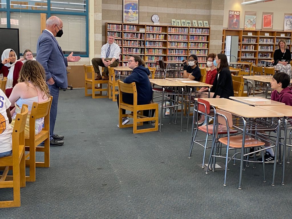 congressman talks with students